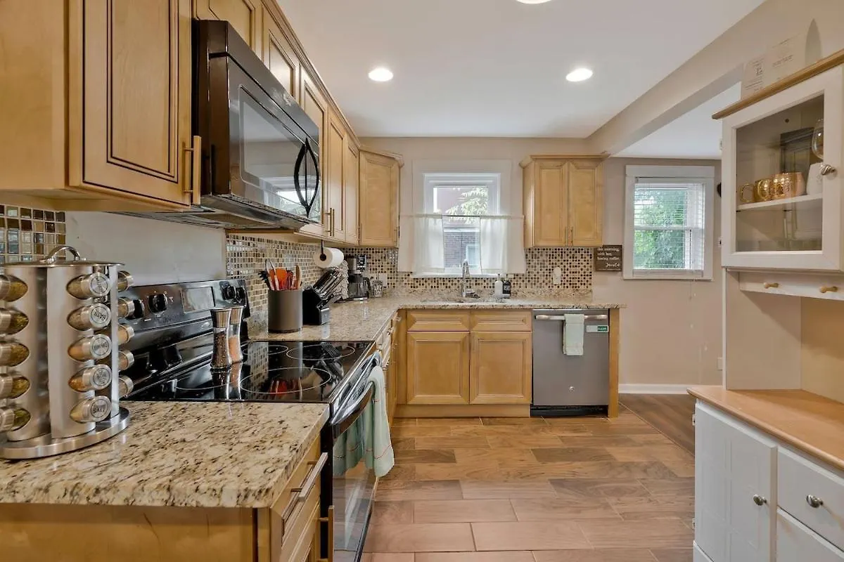 Spacious 3 Bedroom Home 3 Miles To Dt Nashville